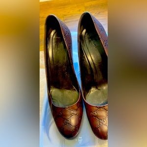 Gucci kitten heel pumps. Size 8.5 leather